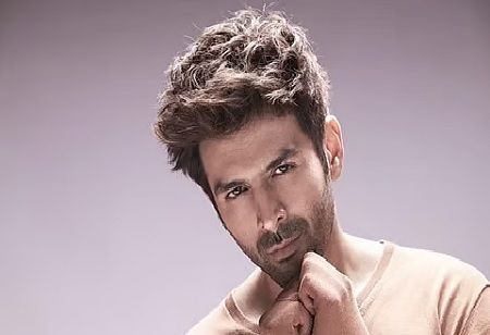 Kartik Aaryan property